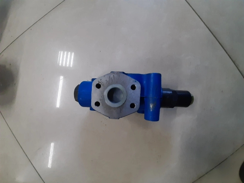 XCMG Flow control valve 