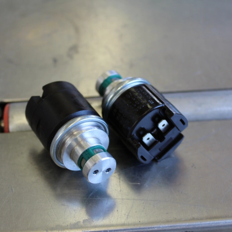 New 12V Transmission Solenoid Valve Compatible with ZF 4WG180 4WG200 0260120024 0501313374 