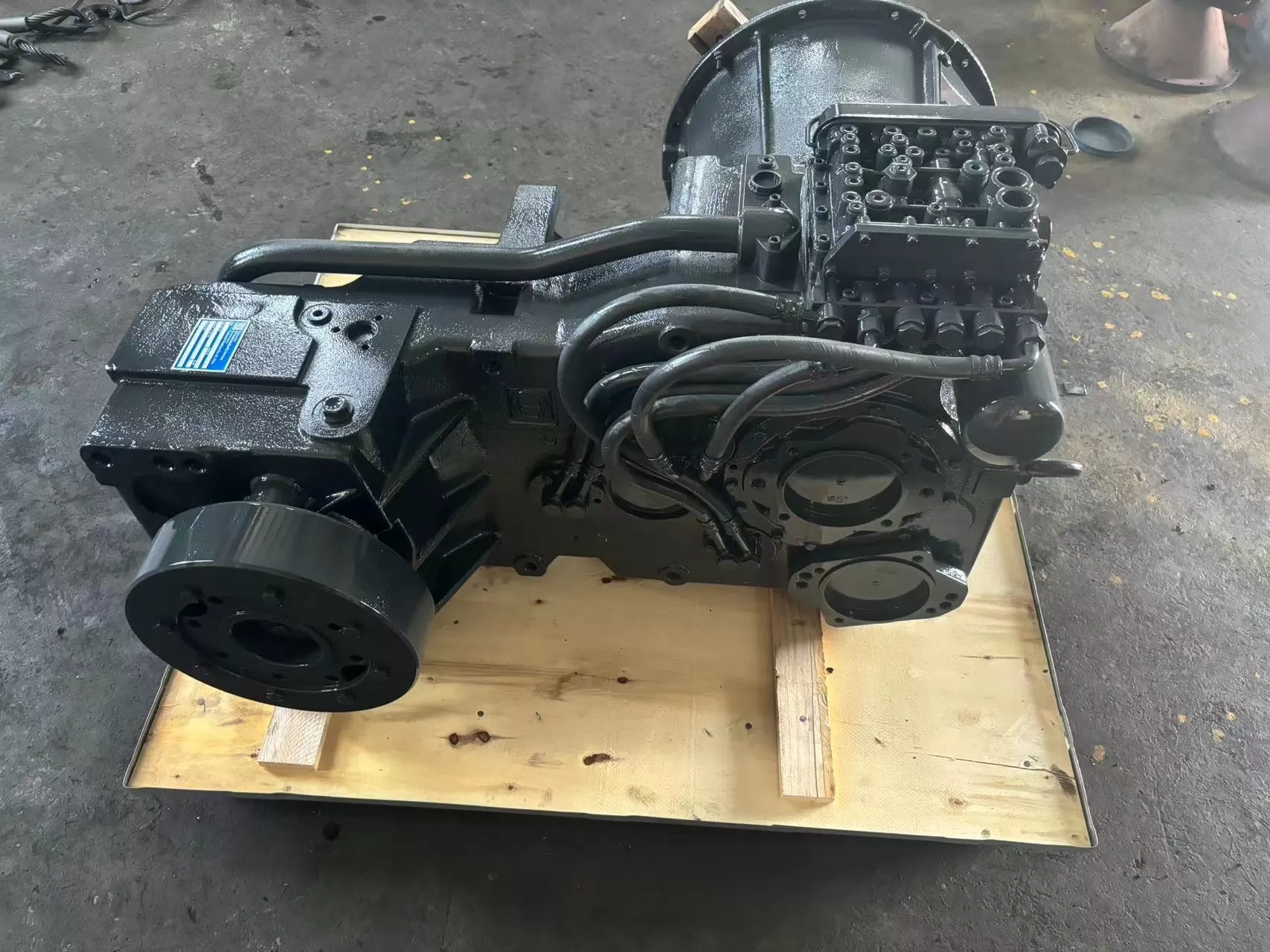ZF4WG200 gearbox assembly for wheel loaders